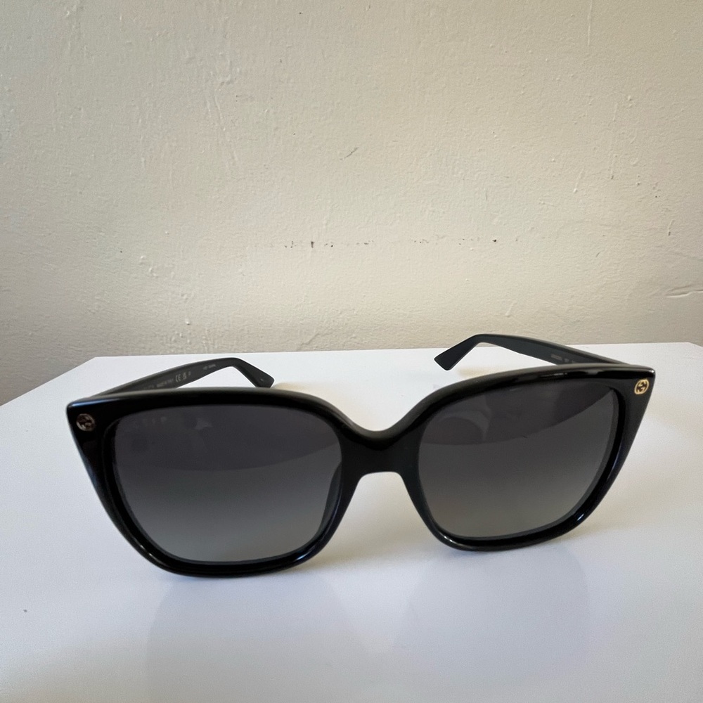 GUCCI Black oversized Square Sunglasses polarized GG0022S